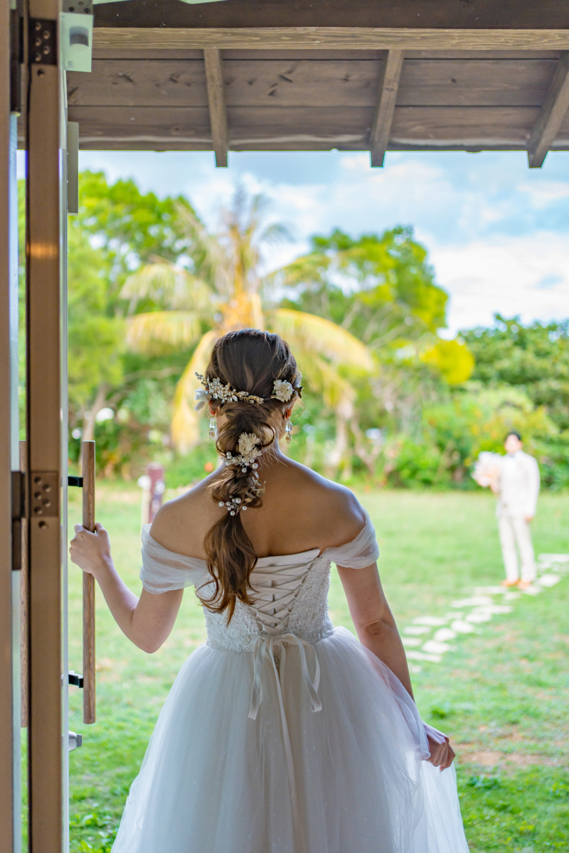 サロンから出発