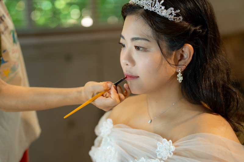 ブライズルームでのお仕度シーンも