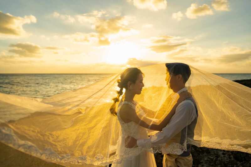 ベールに包まれて