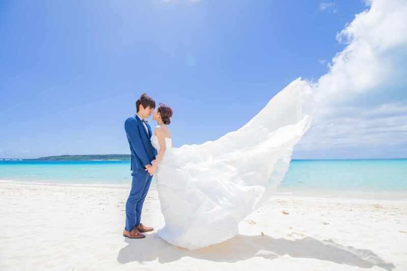 ドレスはフワっと