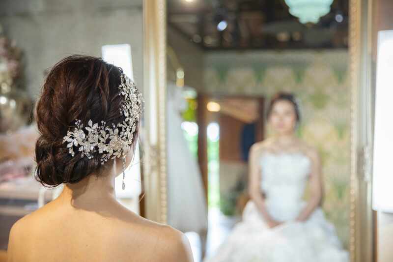 シニヨンで大人っぽく