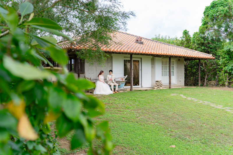 ガーデンヴィラをバックに