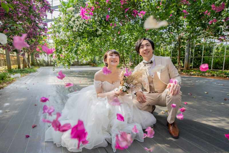 花びらが舞うなか♪