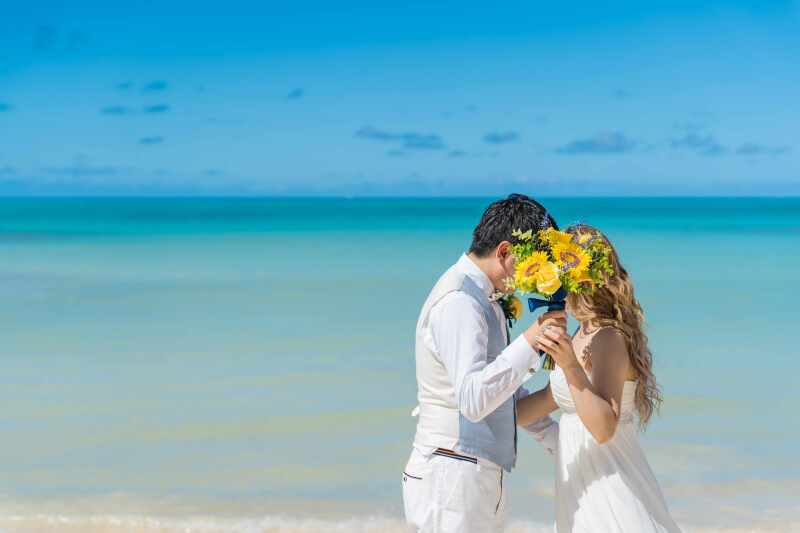 ブーケで顔隠し