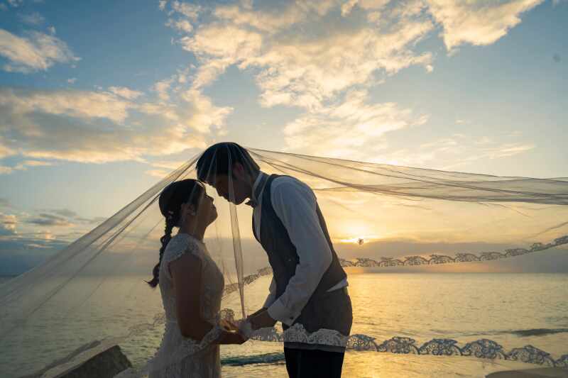 ベールに包まれて