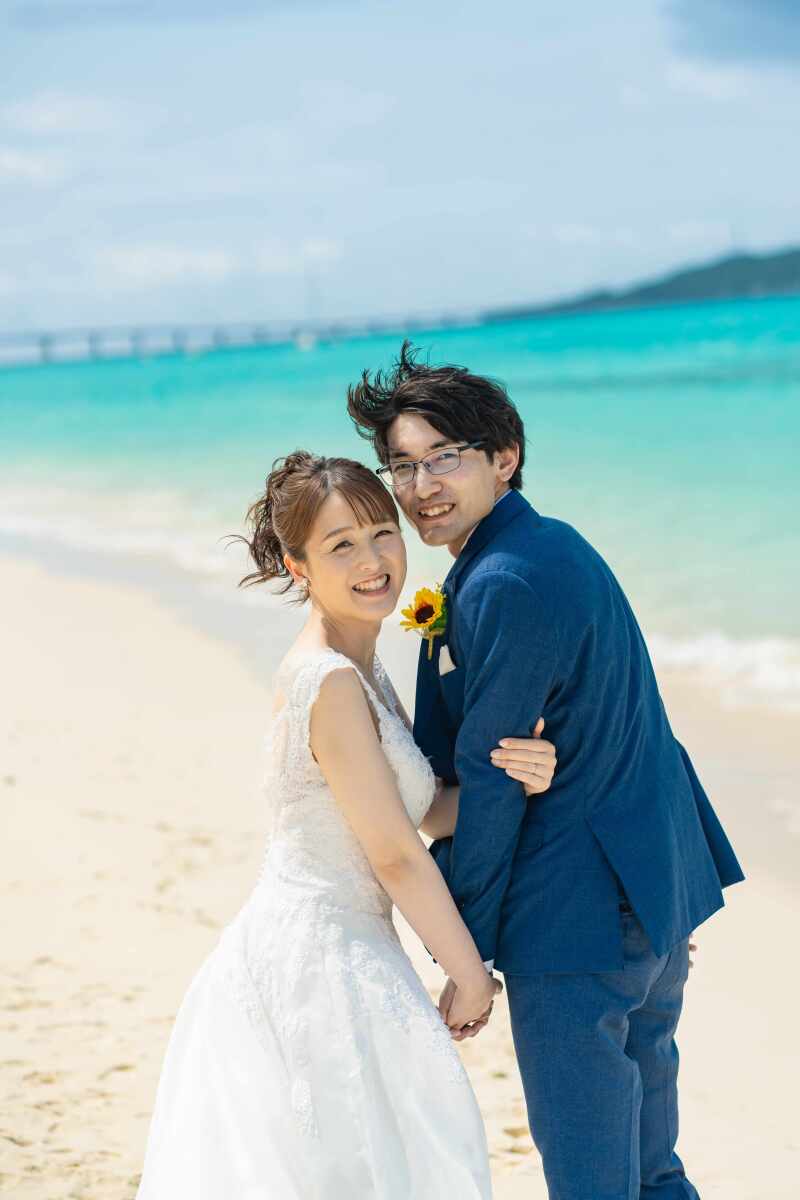 前浜ビーチをバックに