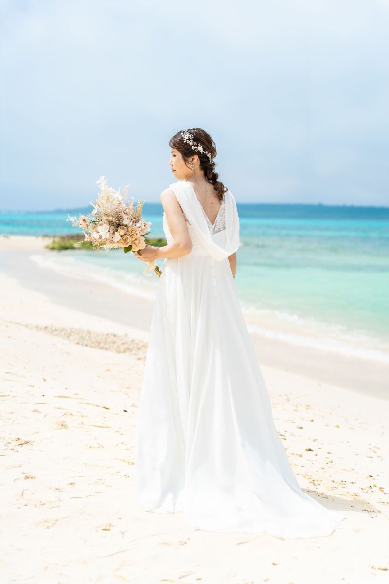 新婦様のうしろ姿＊髪型もドレスラインも＊