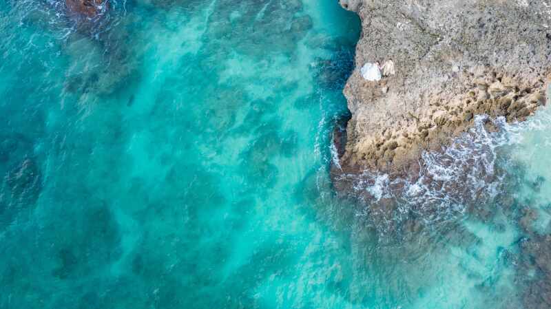 ドローンで真上から