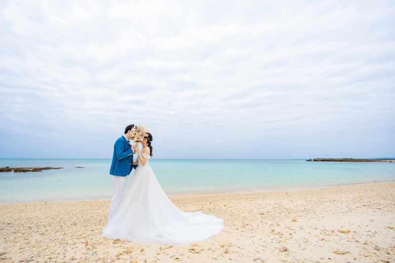 ブーケで顔隠し