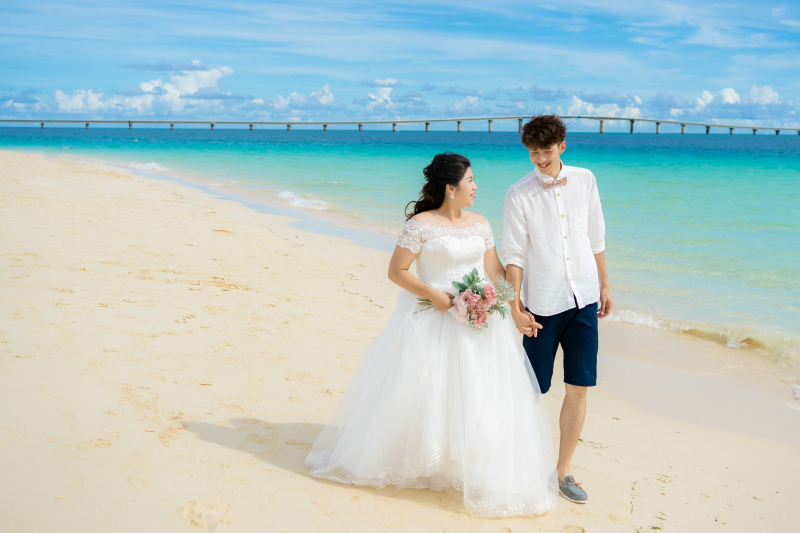 まずはビーチサイドでお散歩！