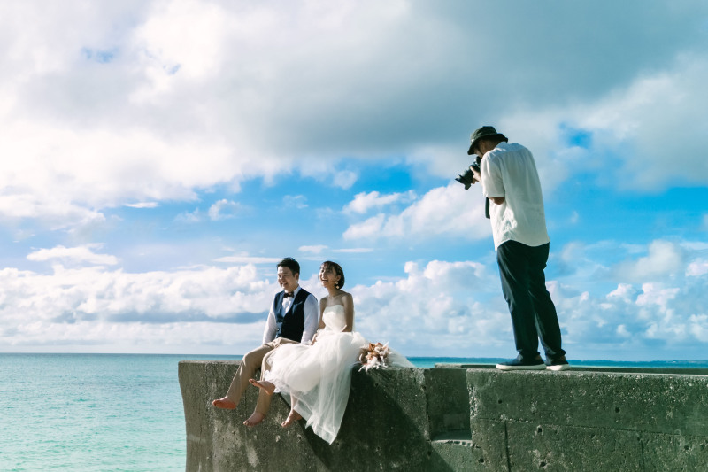 【シエロ宮古島のスタッフが紹介します!】ブルー&オレンジ 2シーンビーチフォト♪