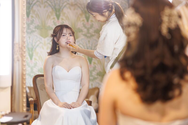 新婦様の準備もうすぐ完成