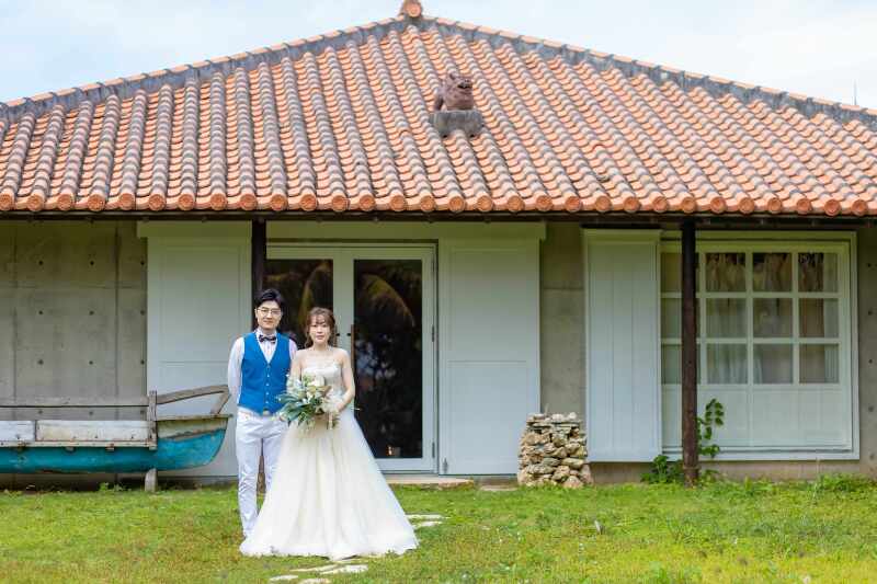 サロンの前で記念写真っぽく