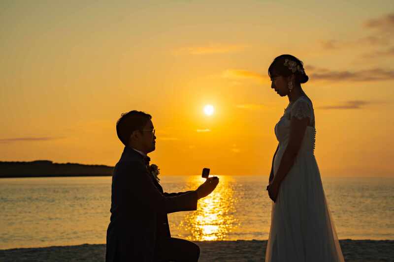 サンセットをバックに