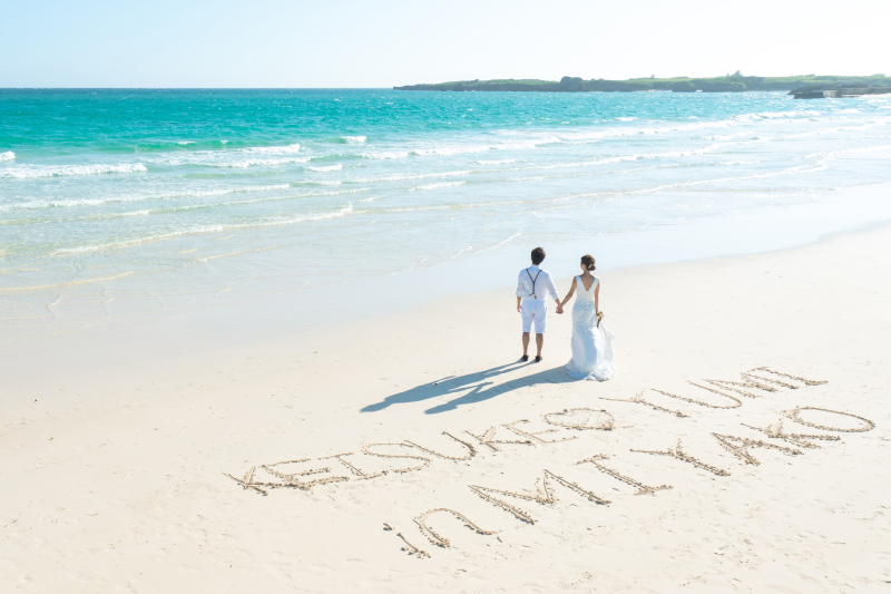 大切な記念日を手書きのイニシャルに残しましょう！