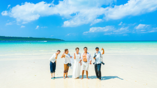 透明度の高い宮古ブルーのビーチは本当にステキです♪おふたりだけでも、ご家族と一緒でも、必ず幸せな思い出を残すことができますよ◎ワクワクする気持ちを感じてください＊