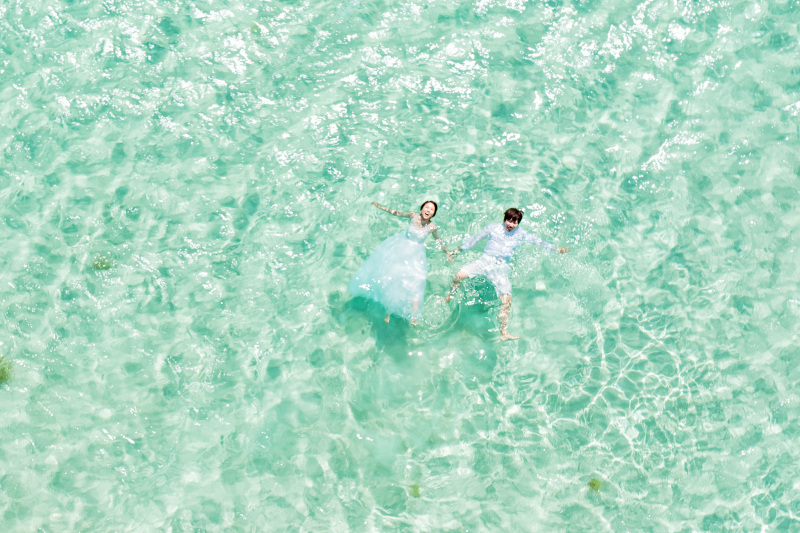 【ドレスのまま海へ!】ウォーターイン&Wドレスプラン☆★ビーチ&ガーデン・160カット・ヘアメイク&ウェディングドレス2着込☆★