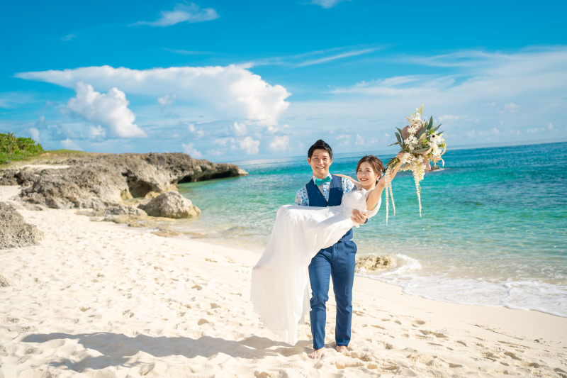 【秋〜冬へ季節移ろう宮古島*期間限定】お⼿軽フォトプラン ビーチ&ガーデン80 カット・ヘアメイク&⾐装・アテンドもコミコミ◎