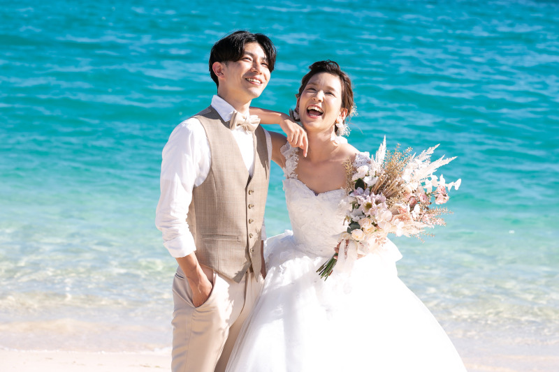 【穴場ビーチ多数!】来間島フォトピクニックプラン/ビーチ&島ロケ・150カット・ヘアメイク&ウェディングドレス・来間島撮影料込み