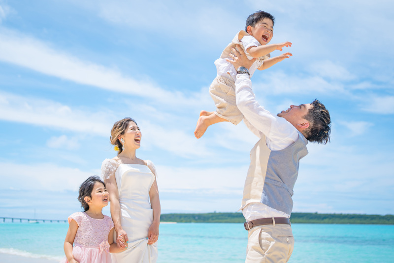 【お子様連れ歓迎*貸切スタジオ&ベビーシッター付】安心ファミリープラン ★ビーチ&ガーデン・150カット・ヘアメイク&ドレス込★