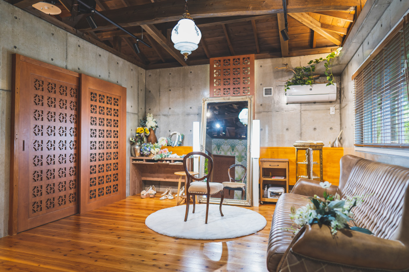 【土日祝アップ料金なし!一組完全貸切】LGBTQ+ビーチフォトプラン/ビーチ&ガーデン・150カット・ヘアメイク&ドレス込★