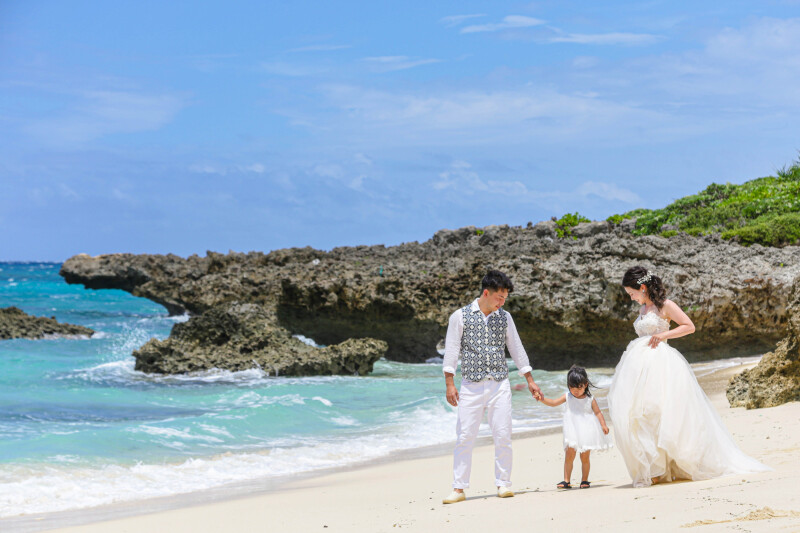 【お子様連れ歓迎*貸切スタジオ&デジタル台紙付】MIYAKOファミリープラン★ビーチ&ガーデン・150カット・ヘアメイク&衣装込