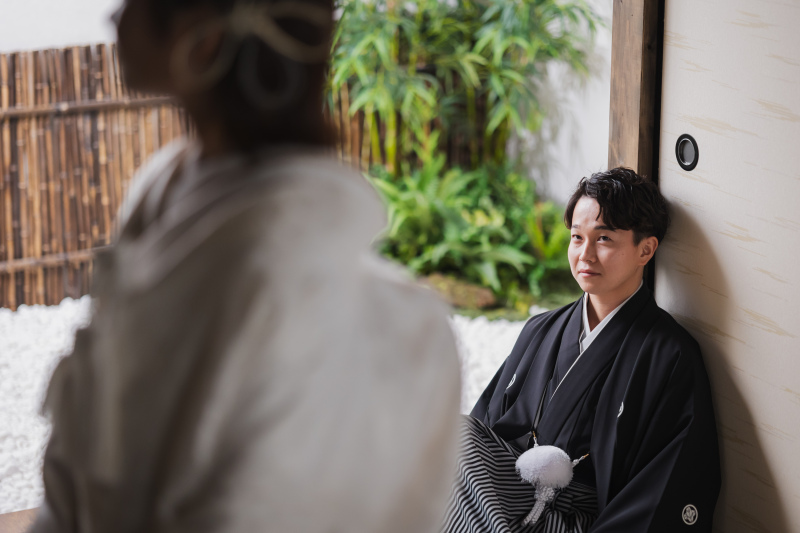 花嫁様を見つめるショット