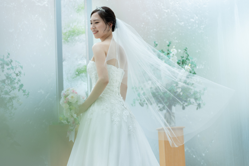 光の溢れるチャペルで