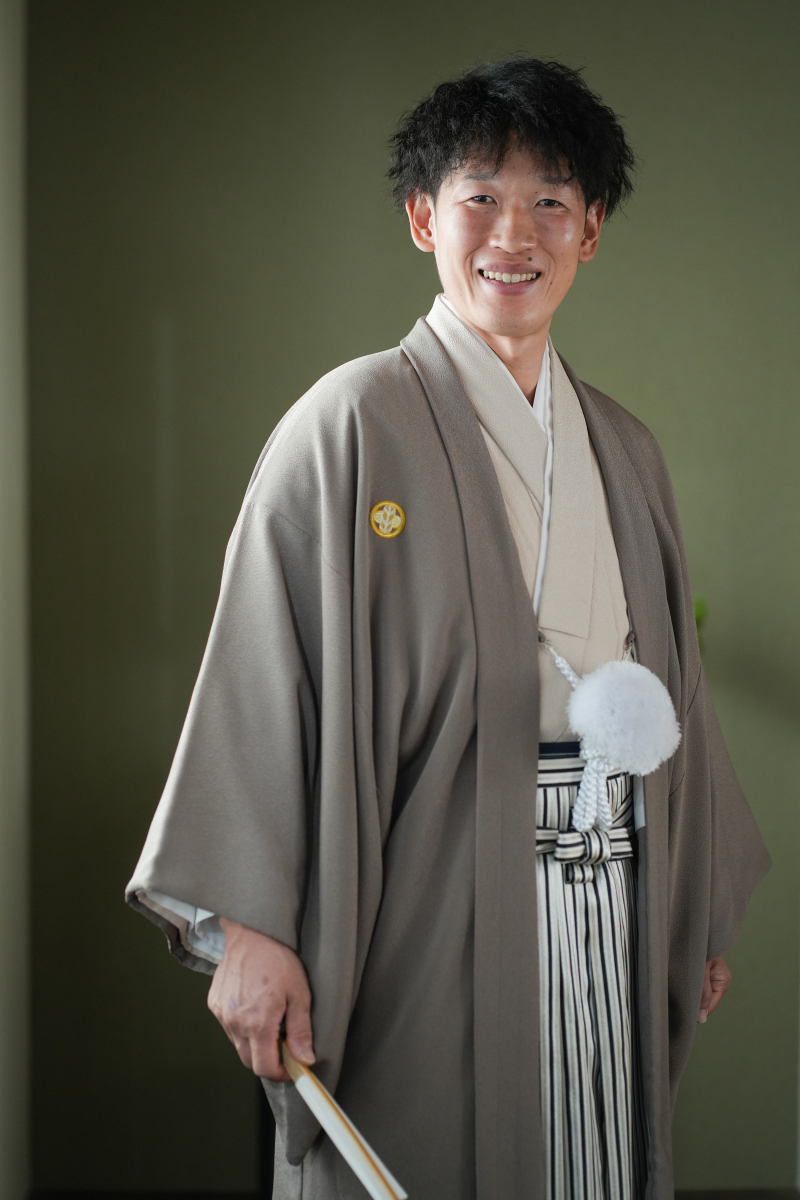 凛々しい紋付袴姿