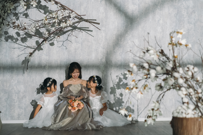 花と光に包まれて