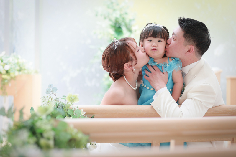 お子様に誓うファミリーキス