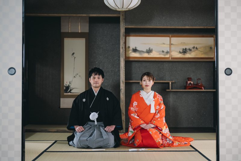 定番の正座ショットも！