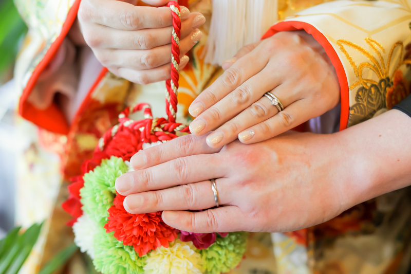 かわいらしいブーケと一緒に