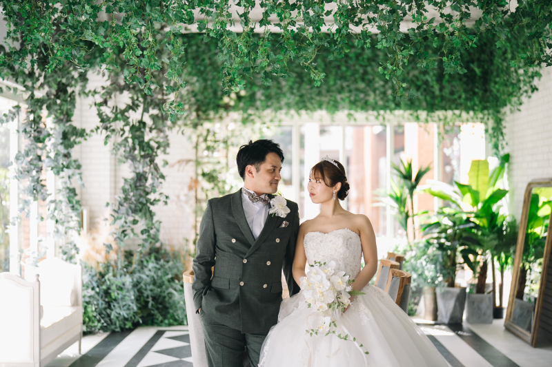 ナチュラルな光に映える誓いの瞬間