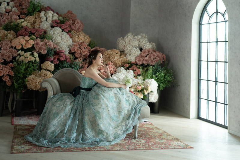 オーバーカラードレス