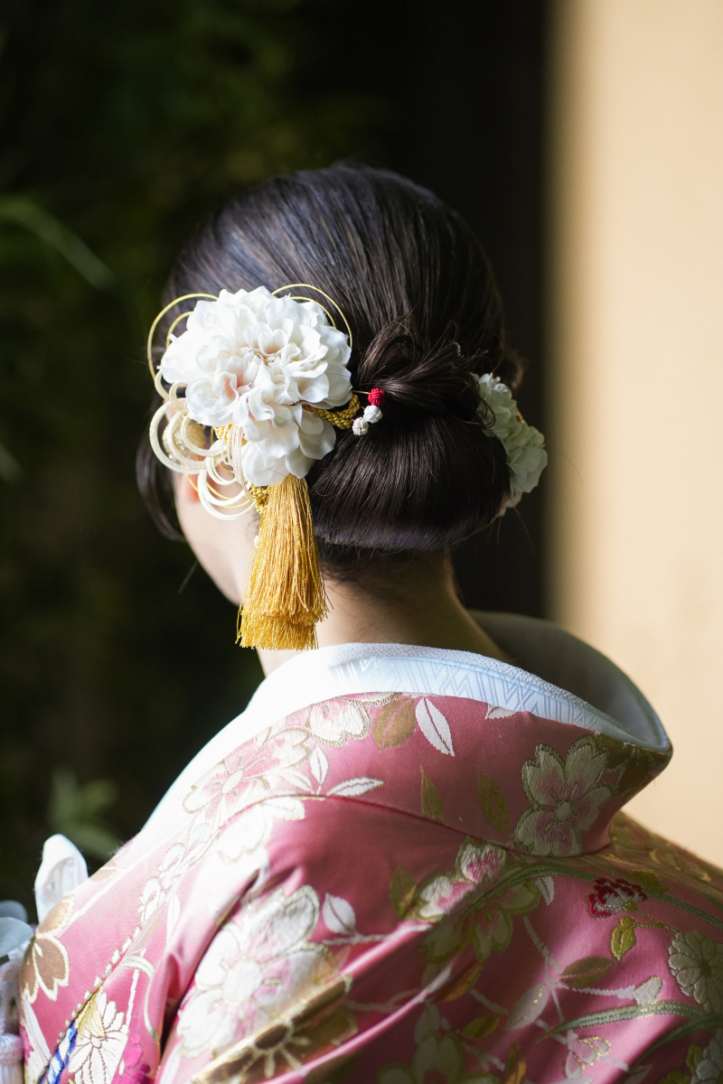 後ろ姿まで美しい花嫁姿