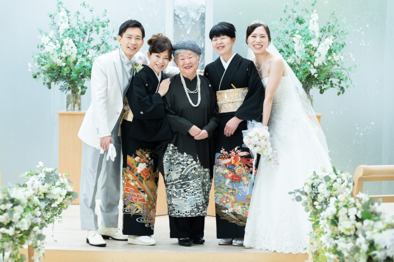 家族と一緒にアットホームフォトウェディング