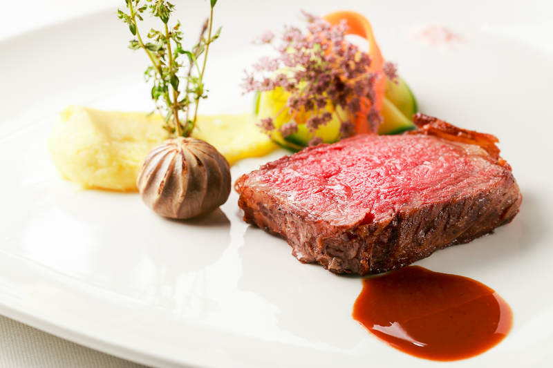 【基本料50%OFF】〔チャペルフォト+6名会食付プラン〕和装&ドレス各1着|100データ・花嫁ヘアメイク込※12月末迄の撮影