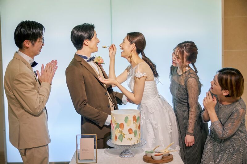 【基本料50%OFF】〔チャペルフォト+6名会食付プラン〕和装&ドレス各1着|100データ・花嫁ヘアメイク込※12月末迄の撮影