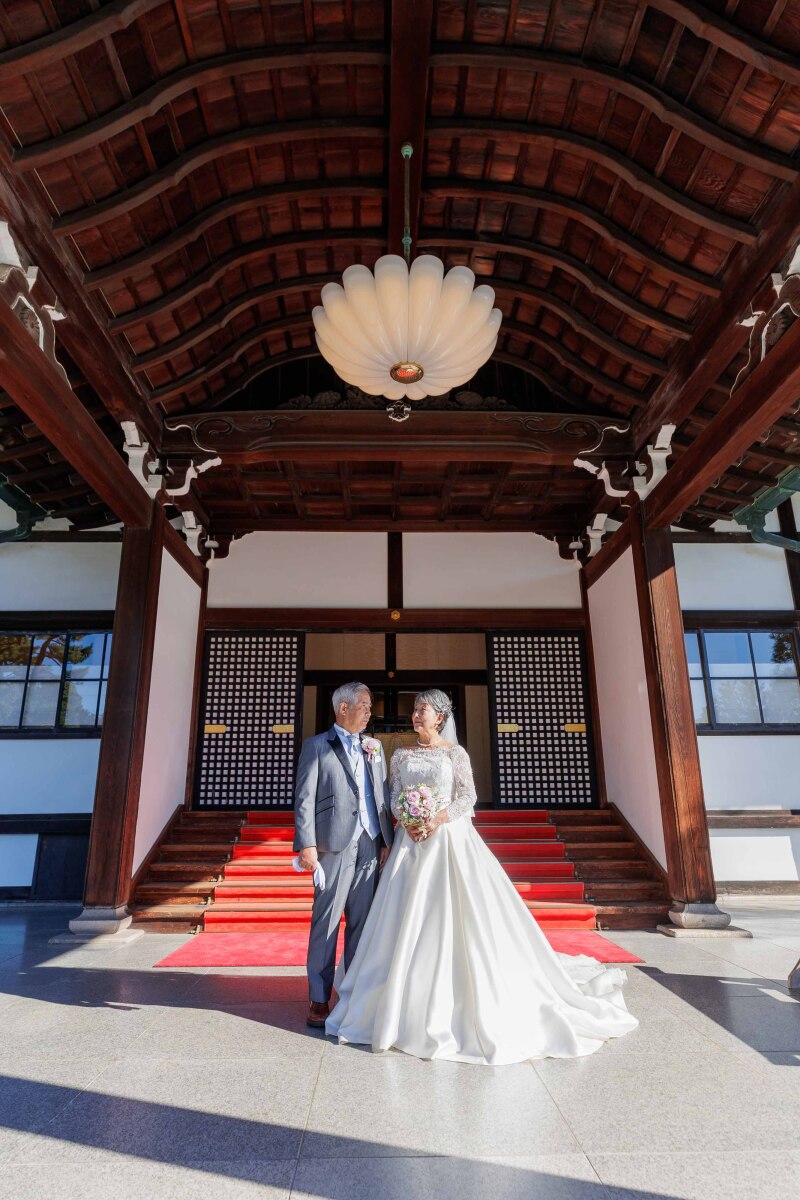 あっすー　結婚式　ファーストミート　サプライズ　メンズ用ドレス　5人用 ご家族から気持ちのこもったプレゼント！叶わなかった結婚式を今