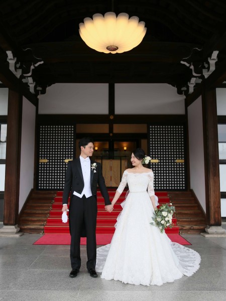 本館玄関車寄せ