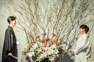 ふたりが自然に笑い合う、その一瞬の温度を大切にしています。作り込むよりも&ldquo;らしさ&rdquo;が伝わる写真を、丁寧に切り取ります