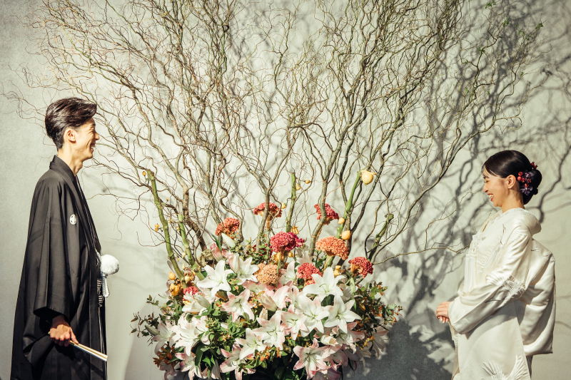 ふたりが自然に笑い合う、その一瞬の温度を大切にしています。作り込むよりも&ldquo;らしさ&rdquo;が伝わる写真を、丁寧に切り取ります