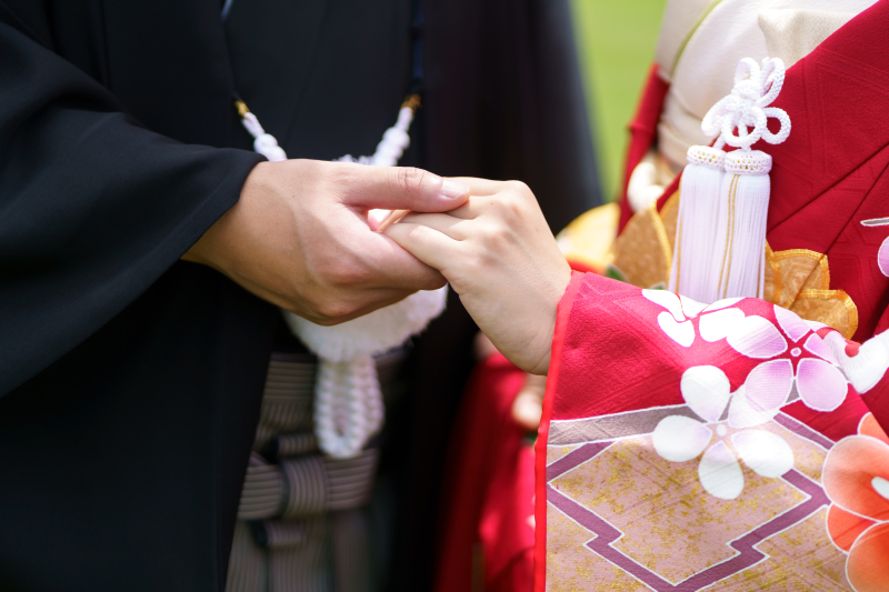 ナチュラルな光とふたりの空気感を活かし、飾らない美しさを丁寧に切り取ります。緊張しやすい方でも安心して過ごせるよう、リラックスした雰囲気づくりを心がけています。