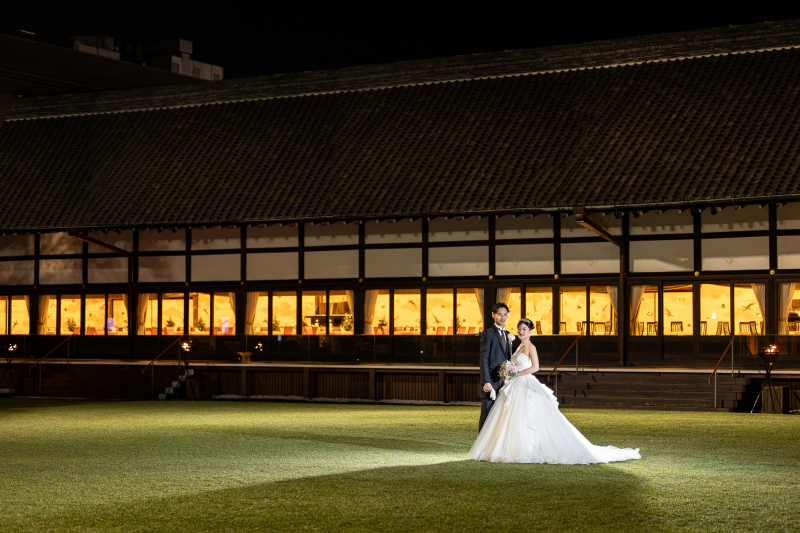 【2025年12月27日(土)迄の限定プラン/データ100カット付】*ナイトフォトウエディング 洋装×フラワーシャワー