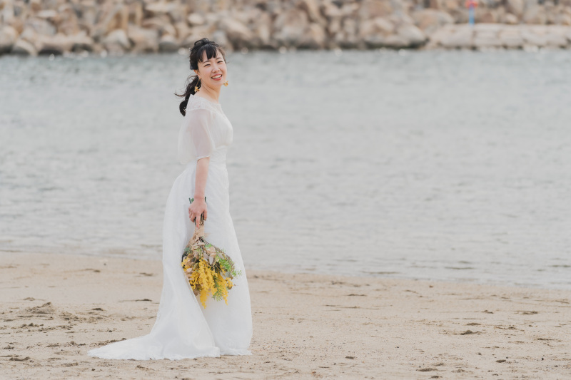 ドレスは“マリアエマリエ”