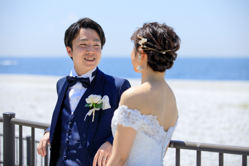 タキシードは爽やかなネイビー