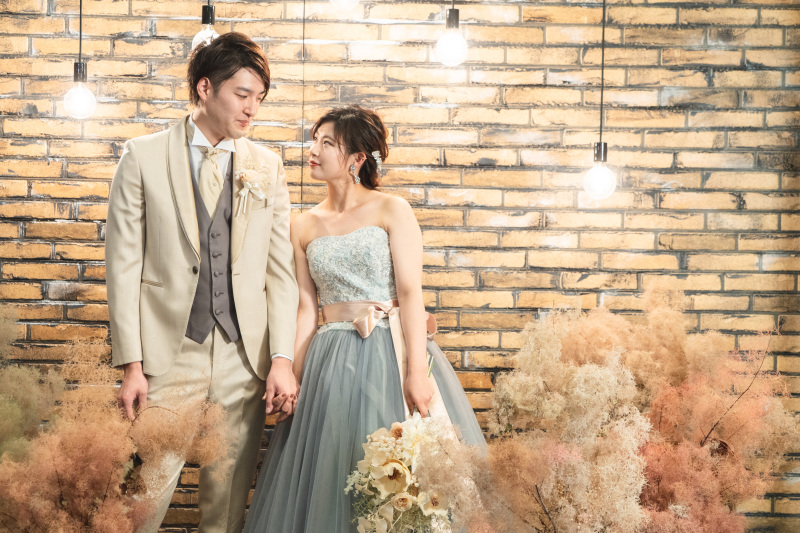 スタジオ撮影はカラードレスで