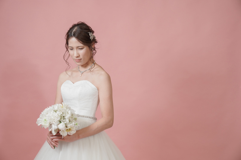 淡いピンクの背景とマッチして