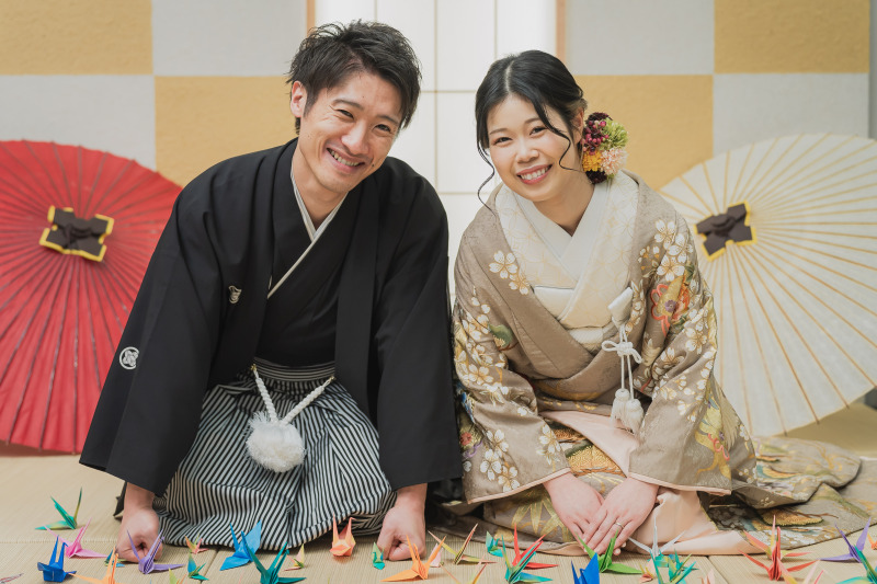 折り鶴シャワーでおじぎショット